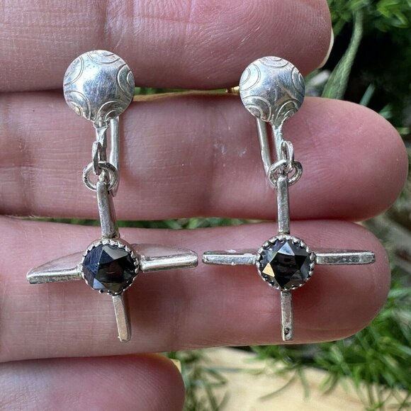 VTG Dangle Cross Earrings 1" Faceted Gray Hematite Cabochon 925‎ Sterling 4.6g - Picture 1 of 7